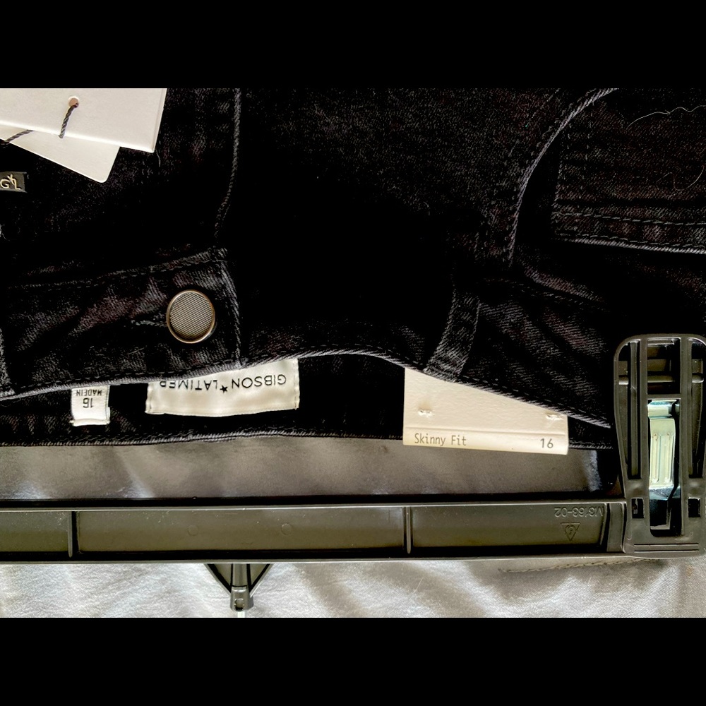 Gibson and Latimer size 16 skinny fit ankle length